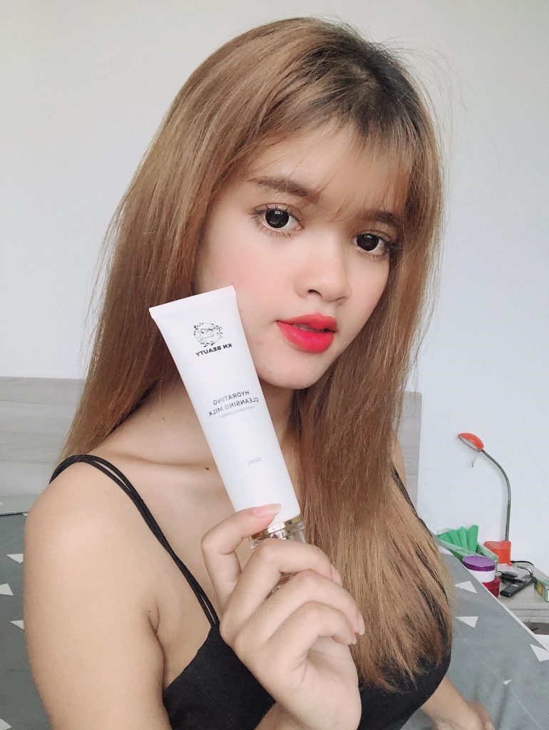 Công thức làm sạch chuyên sâu giúp làn da khỏe mạnh khỏi mụn