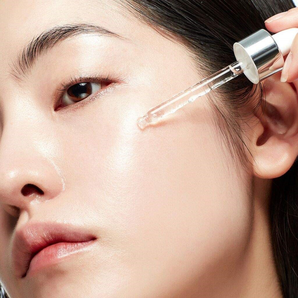 Serum có nhiều thành phần và tinh chất từ thiên nhiên